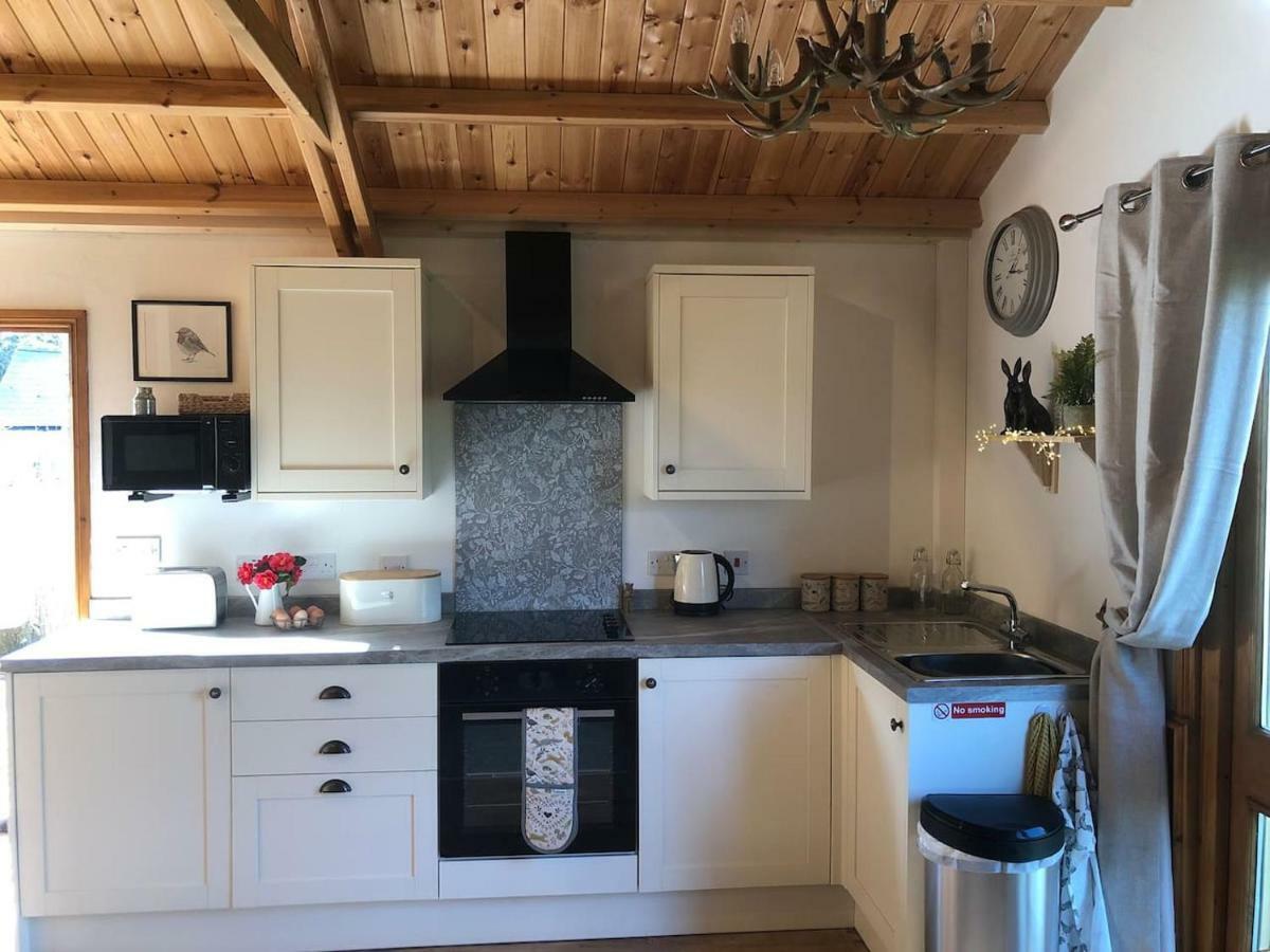 Cosy Dog Friendly Lodge With An Outdoor Bath On The Isle Of Wight Whitwell  Экстерьер фото