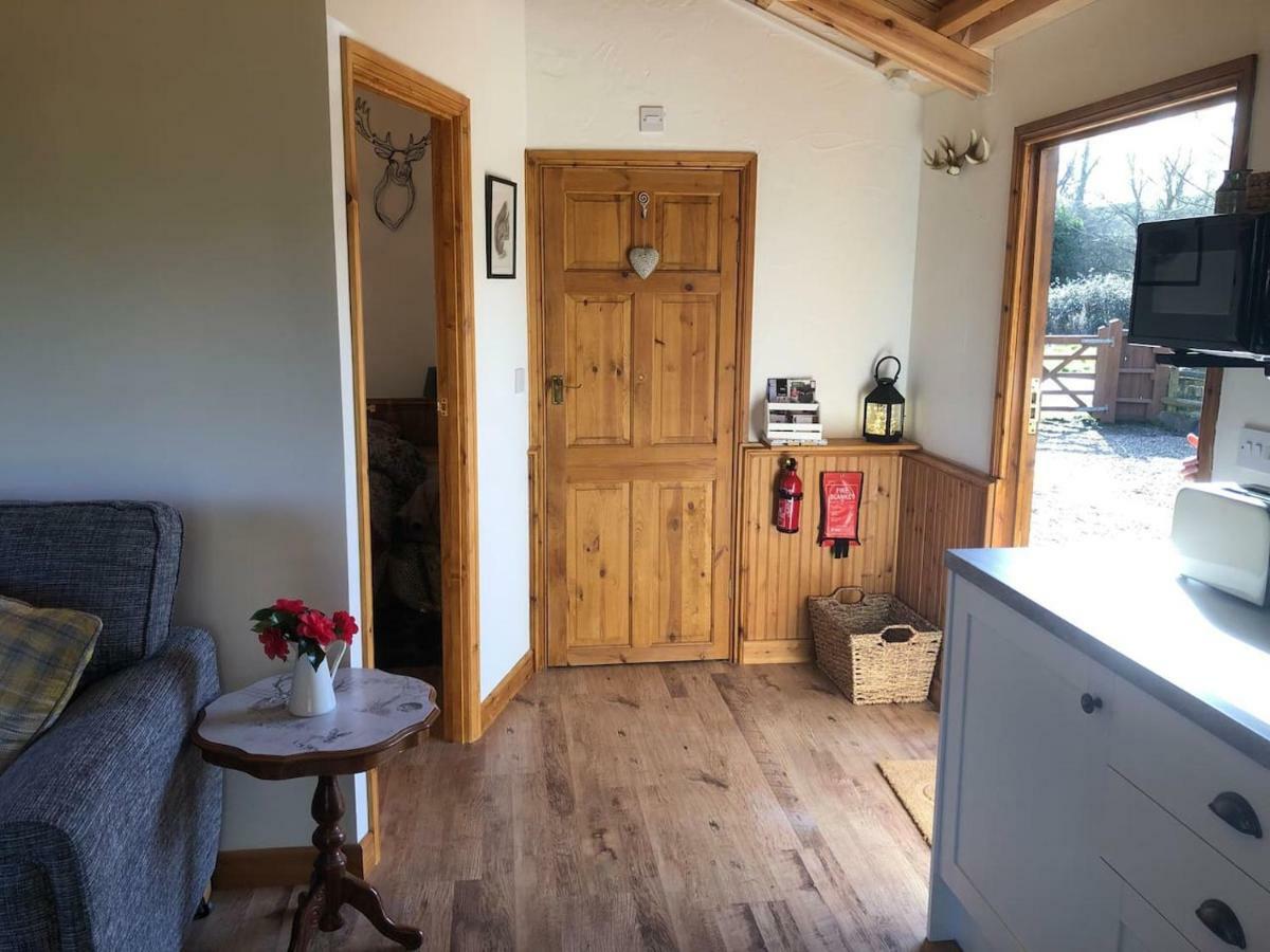 Cosy Dog Friendly Lodge With An Outdoor Bath On The Isle Of Wight Whitwell  Экстерьер фото