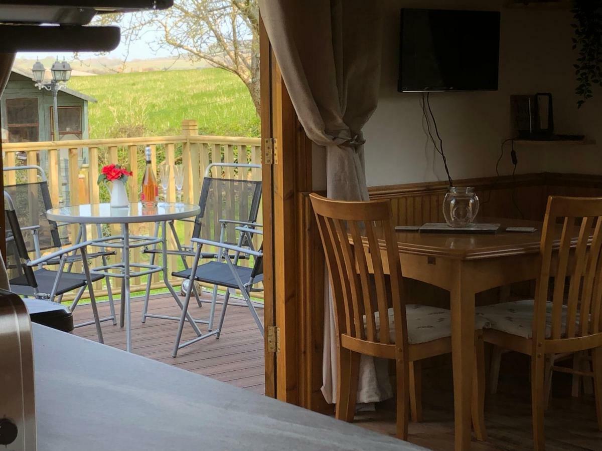 Cosy Dog Friendly Lodge With An Outdoor Bath On The Isle Of Wight Whitwell  Экстерьер фото